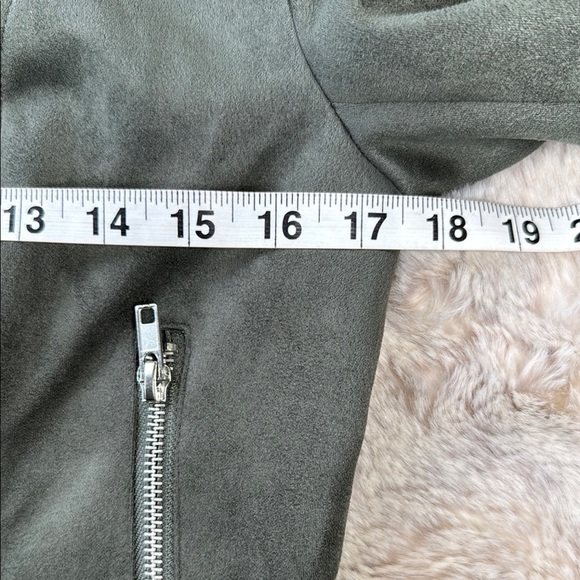 BB Dakota by Steve Madden | Green Faux Suede Moto Jacket, Size S - Picture 5 of 12